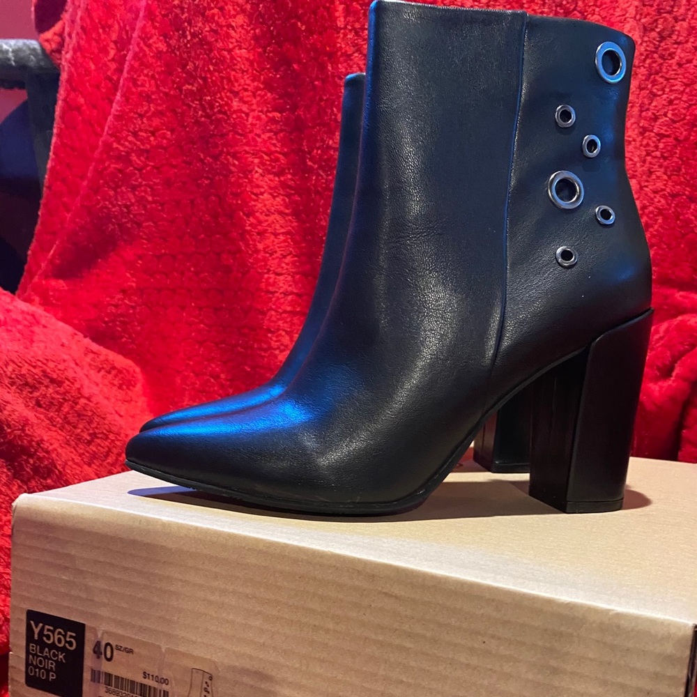 Sexy little black boot
